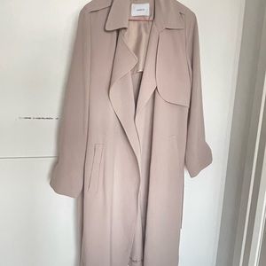 Light trench coat